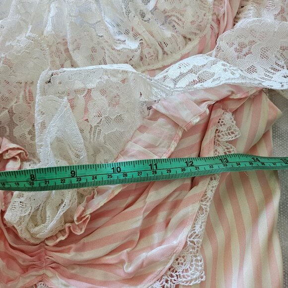 Beautiful hand-Made Southern Belle Satin Ball Gown - Picture 9 of 12